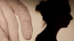 Perempuan Muda Bunuh Diri usai Diarak Telanjang Keliling Desa karena Selingkuh<