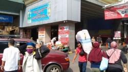 Empat Mobil Derek Siaga di Pasar Tanah Abang untuk Tindak Parkir Liar