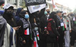 Massa Islam Gelar Demonstrasi Kecam Aksi Brutal Israel
