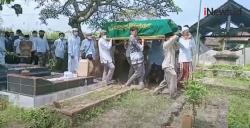 Video Imam di Klaten Meninggal di Atas Mimbar Usai Pimpin Salat Idul Fitri