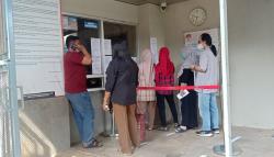 Keluarga Tahanan Mulai Datangi Rutan KPK<