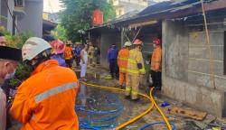 Ditinggal Sholat Id, 4 Rumah Kontrakan di Bekasi Hangus Terbakar