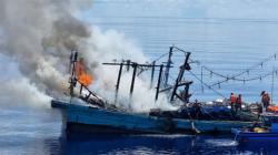Kapal Nelayan Terbakar di Tengah Laut Natuna, 27 ABK Diselamatkan TNI AL