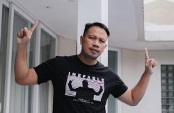 Begini Respons Ibu Kalina Tahu Vicky Prasetyo Masih Suka Genit di TV