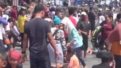 Ribuan Pengunjung Pantai Pondok Bali Subang Tak Patuh Prokes Covid-19<