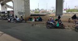 Video Gagal ke Ancol, Keluarga asal Pademangan Ini Memilih Wisata di Pinggir Jalan