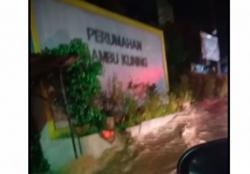 Diguyur Hujan Deras, Banjir Terjang Perumahan Bambu Kuning Bogor