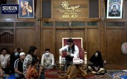 Rutin Ikut Pengajian Gus Miftah, Bapak dan Anak Masuk Islam