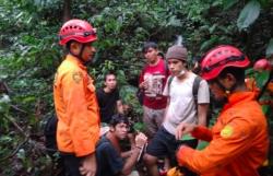 7 Wisatawan yang Tersesat di Air Terjun Dua Warna Deliserdang Ditemukan Selamat