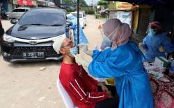 Tak Miliki Surat Bebas Covid-19, Pengendara Wajib Swab Antigen di Posko Penyekatan Bojongsari Depok 