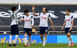 Hajar Wolverhampton, Tottenham Pepet Liverpool