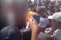 Video Lima Bocah Terseret Ombak saat Bermain di Pantai Tompek Sumut