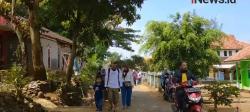 Video Pengunjung Pantai Cemara di Cianjur Nekat Berjalan 1 Kilometer Demi Hindari Pos Penyekatan