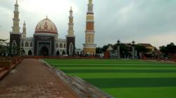 Cegah Klater Covid-19 Alun-alun Majalengka, Pemda Semprotkan Disinfektan Setiap Hari<