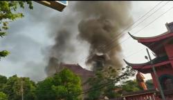 Tempat Lilin di Kelenteng Sam Poo Kong Semarang Ludes Terbakar