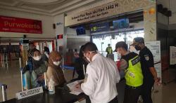 Tak Penuhi Syarat, Puluhan Calon Penumpang Ditolak Naik KA di Stasiun Purwokerto