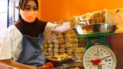 Imbas Larangan Mudik, Pengusaha Keripik Tempe Malang Kurangi Produksi
