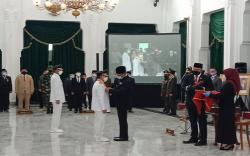 Lantik Bupati-Wabup Cianjur, Ridwan Kamil: Pemimpin Itu Melayani Bukan Dilayani