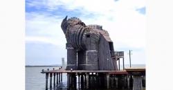 Intip Daya Tarik Hutan Bakau Probolinggo, Keren Ada Patung Kuda Terbesar di Asia