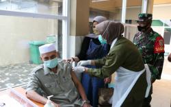 Kodam II/Sriwijaya Vaksinasi Ribuan Pensiunan TNI dan Istri di 5 Provinsi <