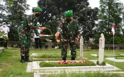 Peringati HUT ke-75, Kodam III/Siliwangi Gelar Ziarah ke TMP Cikutra<