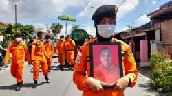 Perahu Terbalik, Personel Basarnas Gugur saat Pencarian Orang Hilang di Madina