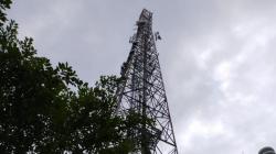 Ngeri, Pekerja Teknisi Tewas Jatuh dari Tower Seluler Setinggi 52 Meter 