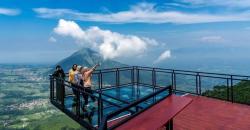 Awang Awang Sky View Magelang, Spot Terbaik Menikmati Keindahan 4 Gunung   