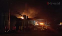 Video Gudang Penyimpanan Tiner di Sragen Ludes Terbakar