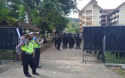 Tertibkan Asrama Mahasiswa, Polisi Temukan Dokumen Papua Merdeka dan Banyak Hasil Curian  