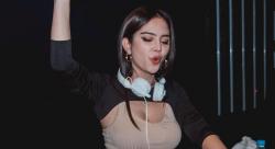 Cerita DJ Joana Dilecehkan 10 Pria, Dahi Memar akibat Dilempar Botol 