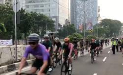 Uji Coba Jalur Sepeda di JLNT Casablanca Dikritik Netizen: Road Bike Lebih Tahan Angin?