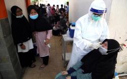 90 Santri di Surabaya Jalani Swab PCR Sebelum Mondok 