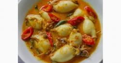 Lezatnya Gulai Cumi Isi Telur Khas Minang, Ternyata Cara Buatnya Simpel