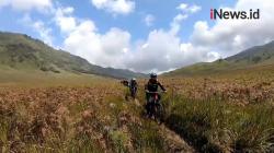 Video Berpetualang dengan Sepeda Menikmati Indahnya Pemandangan Gunung Bromo