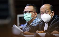  Dihadiri Istri Tercinta, Edhy Prabowo Jalani Sidang Lanjutan Kasus Suap Ekspor Benih Lobster 