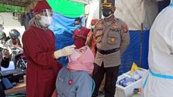 Langgar Prokes, Pengendara dan Pengunjung Pasar Diswab Antigen<