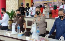 Polrestabes Palembang Musnahkan Barang Bukti dari Kampung Narkoba <