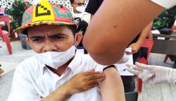 Vaksinasi Lansia di Banda Aceh Butuh Advokasi Keluarga