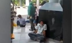 Viral Pasien Berobat di RS USU Membeludak hingga Duduk di Lantai