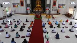 Perayaan Trisuci Waisak di Surabaya Berlangsung Khidmat