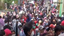 Video Wisatawan Berjubel di Pintu Masuk Pancuran 13 Guci