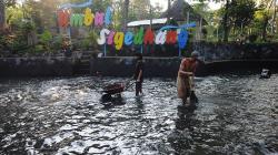 Tempat Wisata Air Ditutup, Kolam Umbul Sigedhang Dibersihkan Pengelola