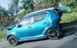 5 Mobil Ringsek Akibat Tabrakan Beruntun di Tol Pasteur Bandung<