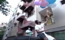 YouTuber Ditangkap Polisi Gegara Terbangkan Anjing Pakai Balon Gas demi Konten