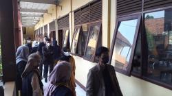 Acara Wisuda dan Pembagian Rapor SMA di Cimahi Dibubarkan Satgas Covid-19<