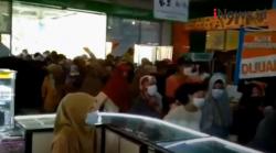 Video Warga Berdesakan dan Berebut Masuk Giant di Cikupa Tangerang Jelang Tutup Permanen