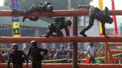 Serunya Prajurit TNI Adu Kecepatan dan Kekuatan saat Lomba Pentathlon Marinir