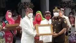 9 Jaksa Kejari Tanjung Perak Dapat Penghargaan karena Selamatkan Aset Pemkot Rp55 Miliar