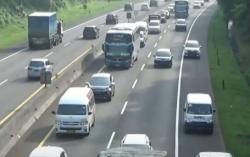 Video Tol Purbaleunyi Terpantau Padat saat Libur Pancasila 